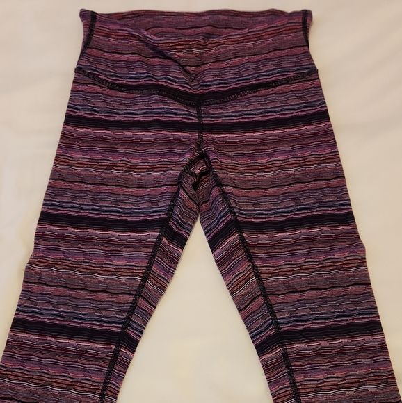 Lululemon Wunder Under Crop III - Picture 8 of 8